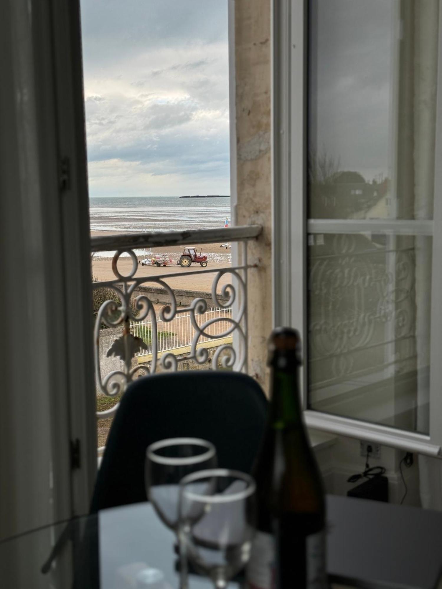 Sunny Apt On D-Day Beach With Parking Saint-Côme-de-Fresné Eksteriør billede