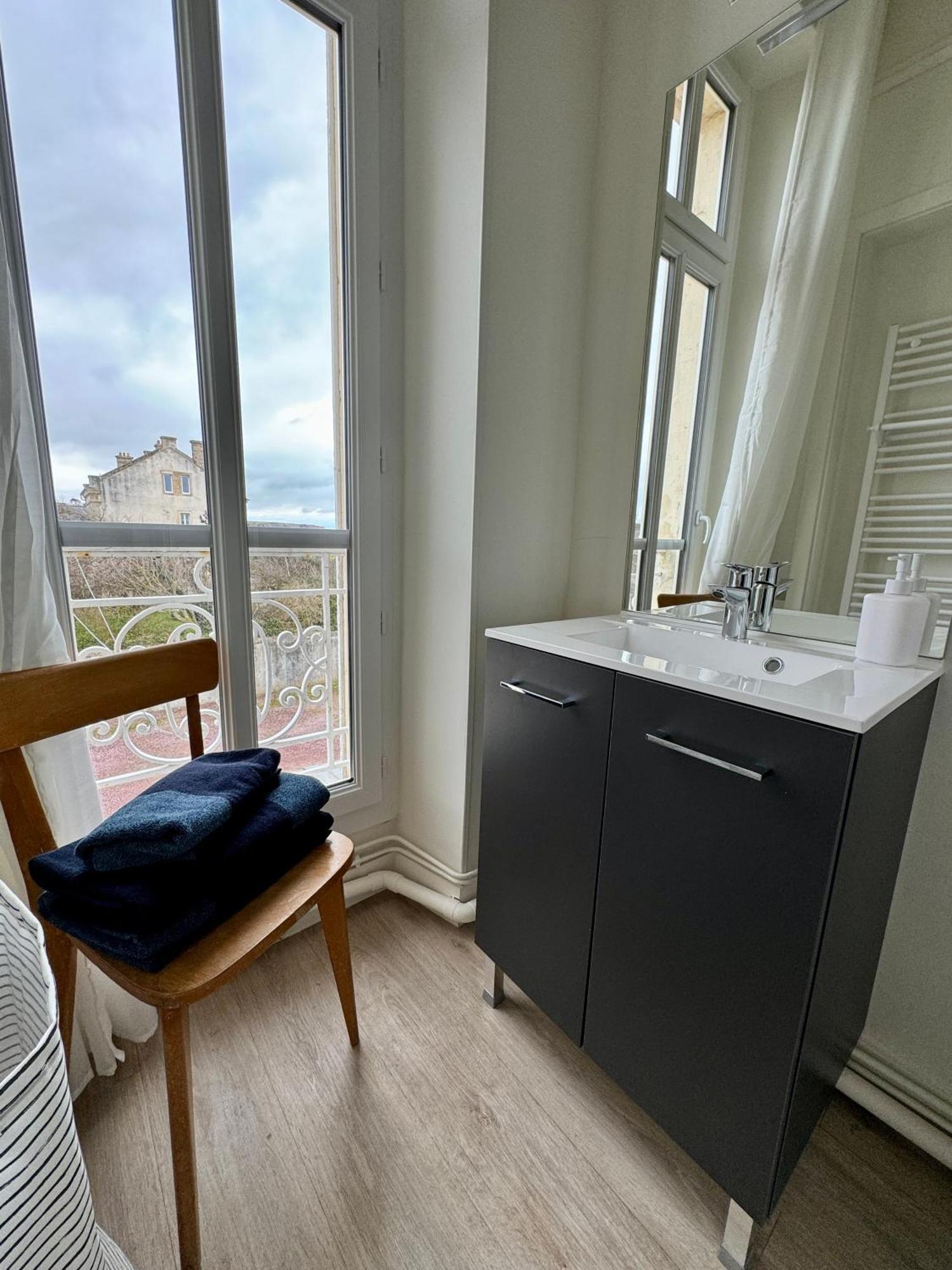 Sunny Apt On D-Day Beach With Parking Saint-Côme-de-Fresné Eksteriør billede